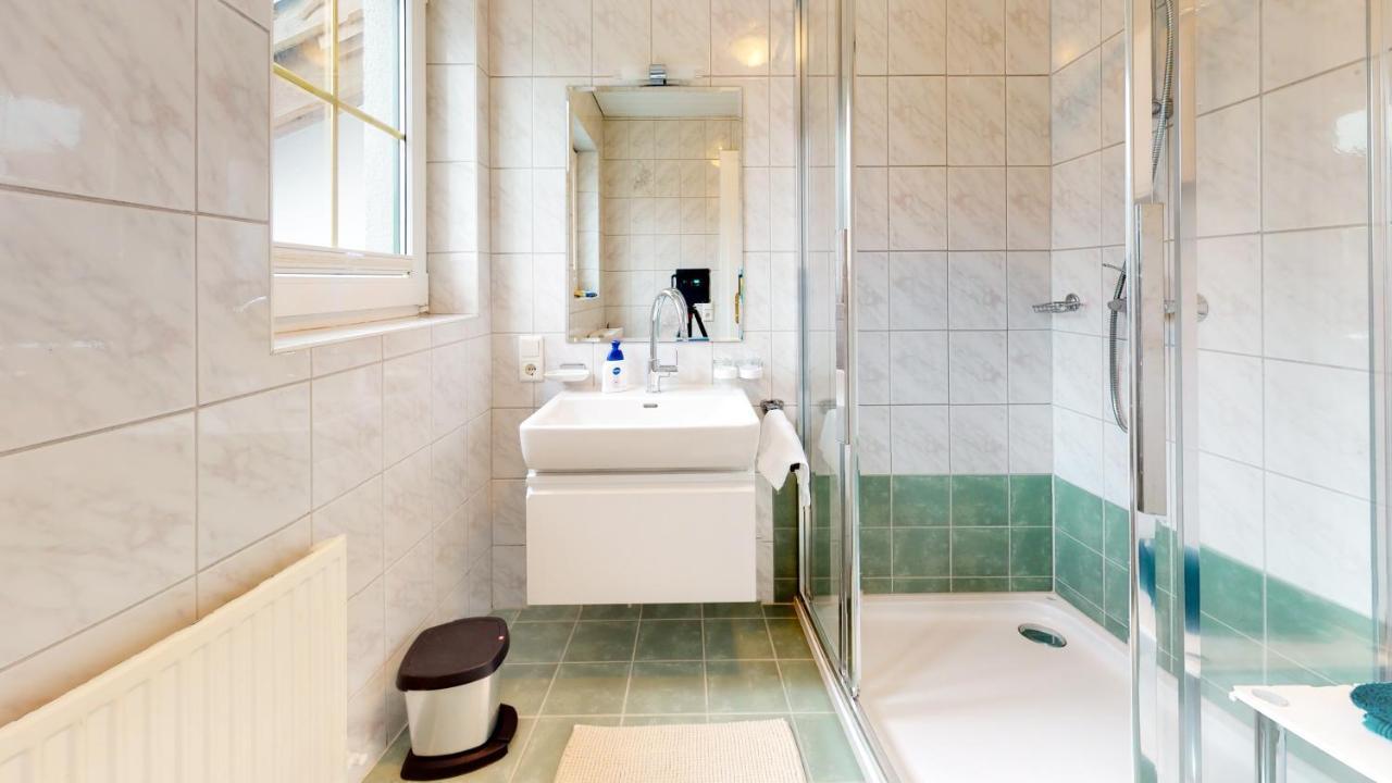 Zimmer Enzian Langenfeld Luaran gambar