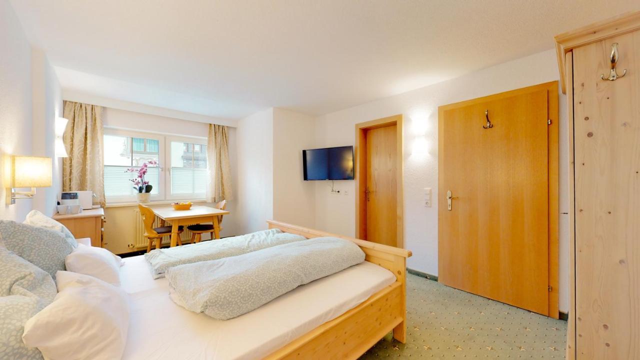Zimmer Enzian Langenfeld Luaran gambar